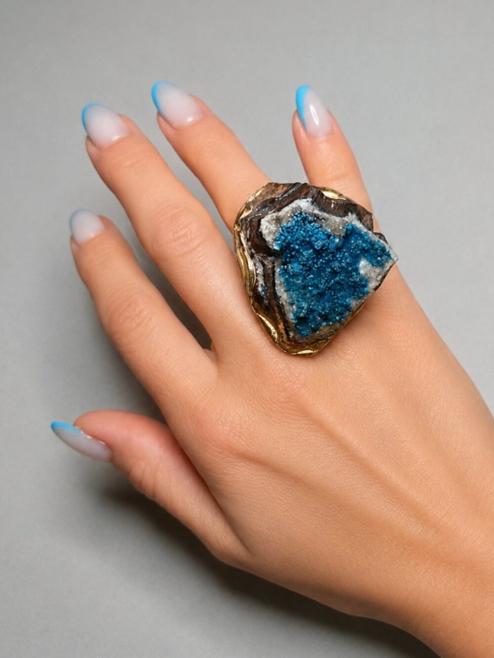 Adina Mills Druzy Geode Statement Ring | Size 6 💙✨